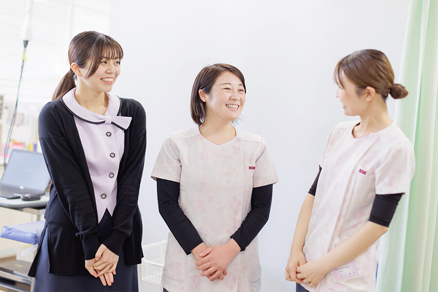 3人の働く職員